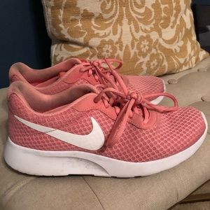 Nike Tanjun pink 💗
